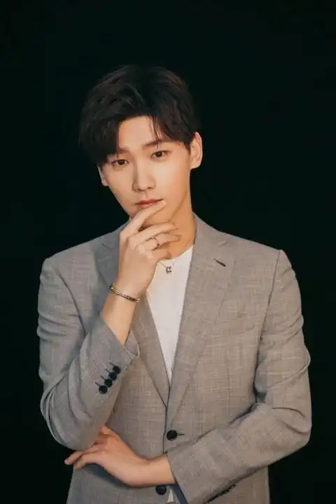 帅哥照片邢昭林身穿西装的帅气图片16帅哥猛男文章小虾米