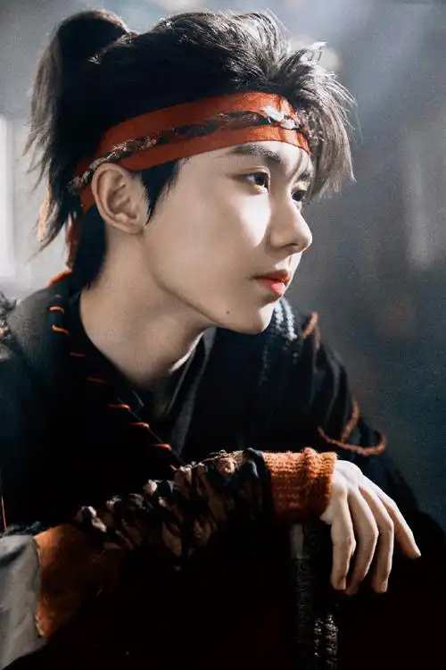 马嘉祺侠客小辫子造型##时代少年团新歌侠海报