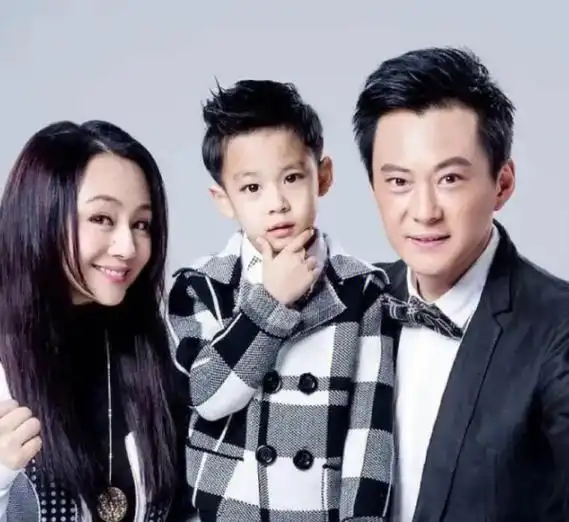 网传曹颖"下嫁"王斑,婚后为爱生子,产后一个月复出拍戏