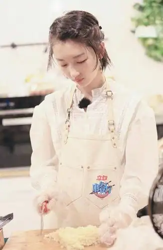 团宠周冬雨! 受众人宠爱的"闺女"