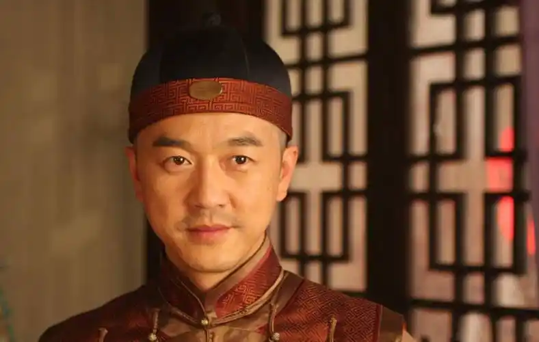 演员张帆:不做赛车手改做老戏骨,可惜年近50岁不火还性情大变_因为