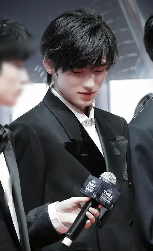 宋亚轩 tmea腾讯音乐娱乐盛典