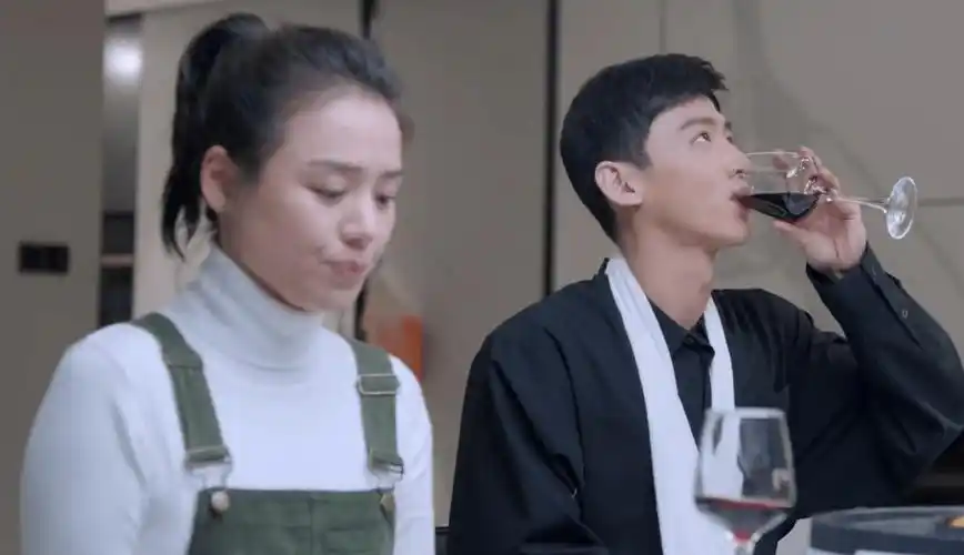 快来围观白敬亭的荧屏初吻!邢克垒和米佧相认,爱情开始了!