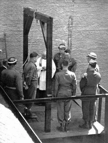 他是二战盟军第一刽子手:绞死347人,手艺糙得让人心惊胆战