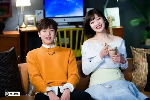 她爱上了我的谎 73joy朴秀荣73李玹雨73v live