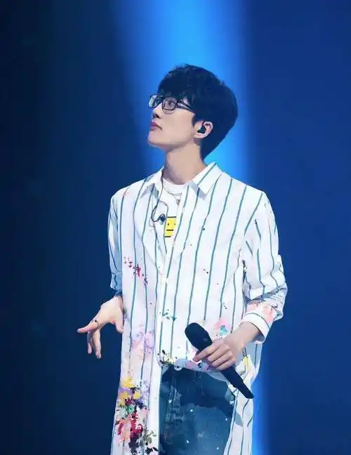 原创原创许嵩的幽默居然把段子手薛之谦给整不会了什么鬼啊