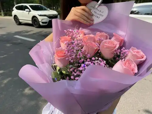 收到男朋友送的玫瑰花