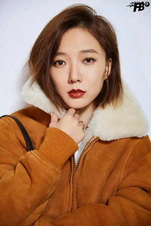 王珞丹焦糖色甜美写真图片