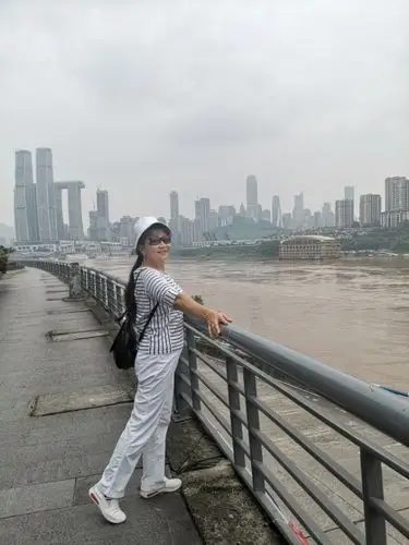 68,ab型三姐妹晒照片(四)龙门浩老街和长嘉汇景区