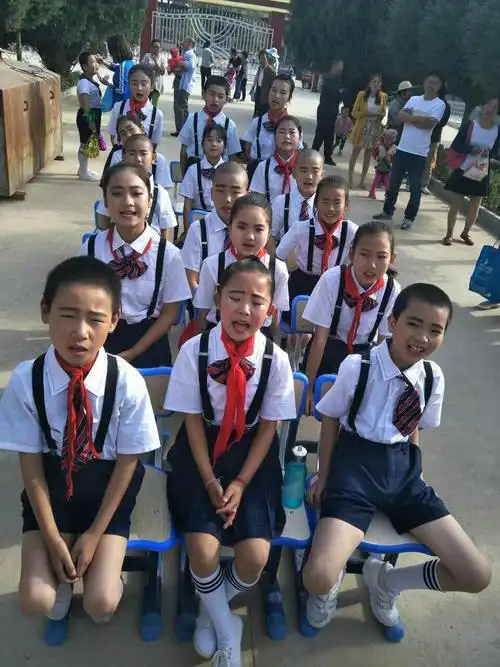 打虎小学五年级六一集体照