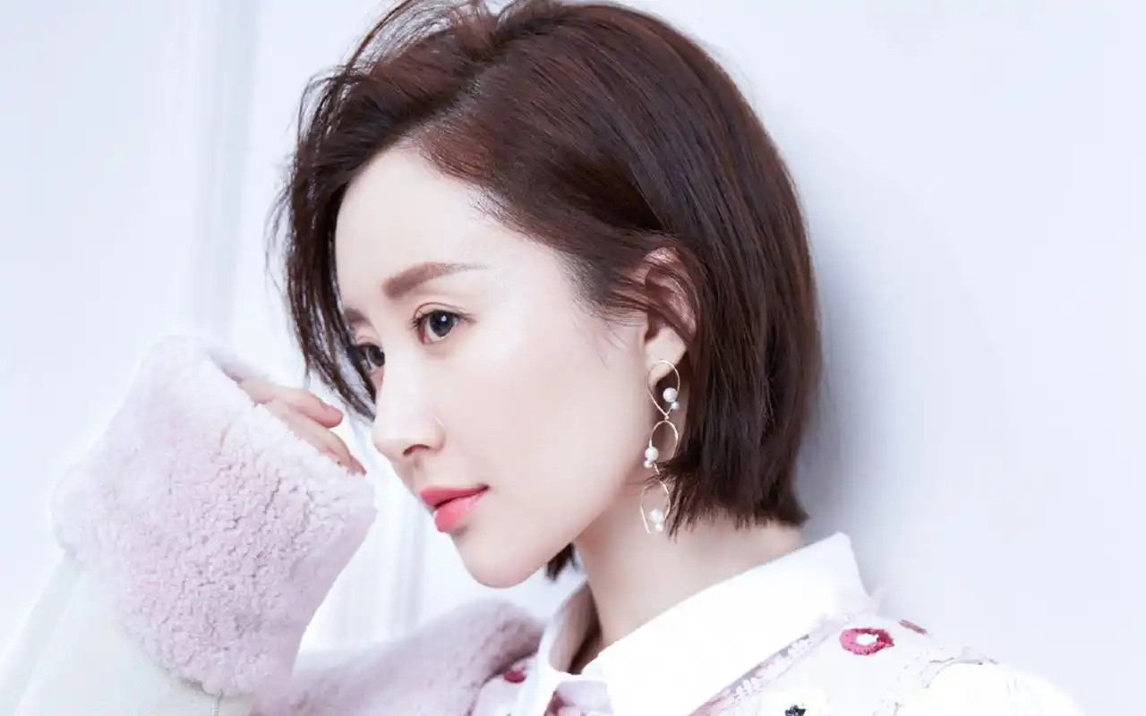 舒畅最新清爽迷人写真大片桌面壁纸