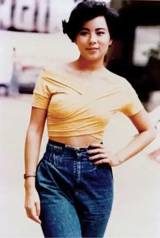 p>李美凤,1963年8月31日生于 a target="_blank" href="/item/香港