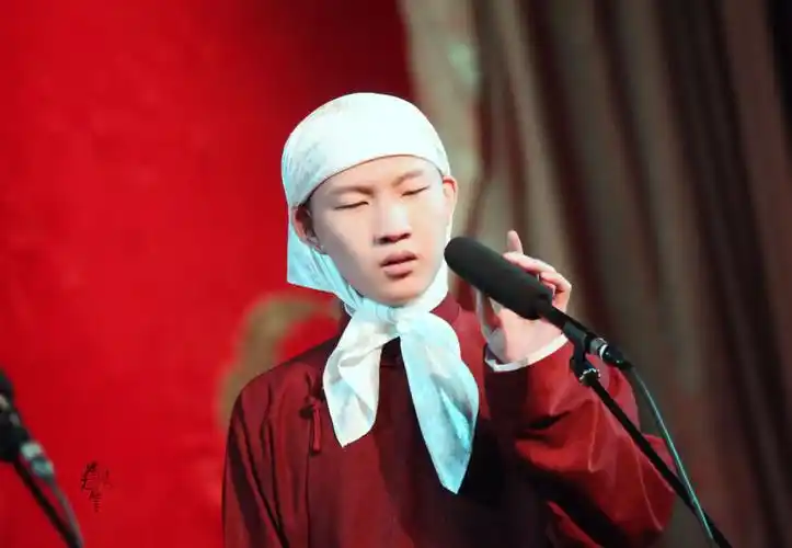 刘筱亭 红色大褂 - 堆糖,美图壁纸兴趣社区