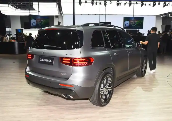 新款奔驰glb成都车展上市,1.3t/2.0t动力,售价31.19-36.79万元