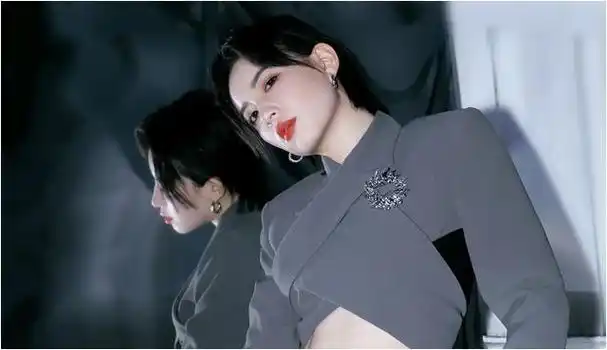 11年过后的李斯丹妮,从备受质疑到成为天娱一姐,她对自己多狠?