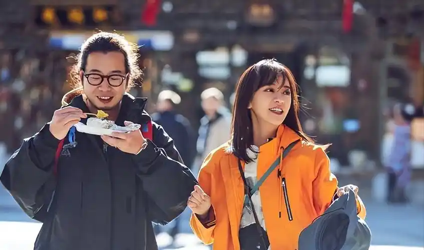 虽然外界都在批判陈意涵的老公许富翔长得丑,但是人家的确是一个有