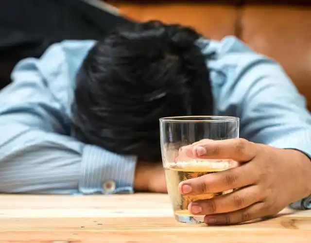 酒后见人品,看一个人喝酒后的表现,就能知道他是个什么样的人了