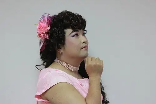 20120107公司年终晚会男反串女装舞台造型