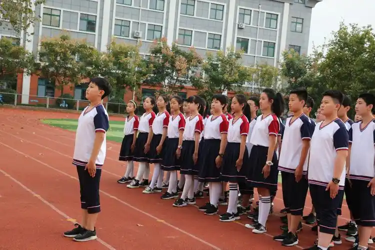 喜迎双节扬英姿,队列队形展风采—恒涛实验小学秋季队列队形比赛