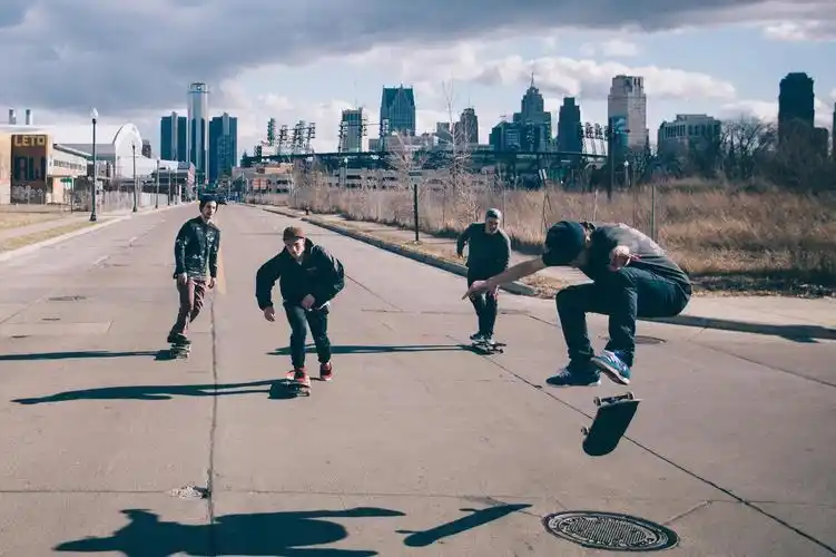 燃爆街头,炫酷滑板组起来