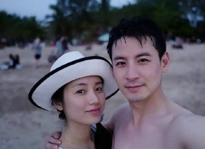 捧红,在横店吃火锅被富豪看中,从订婚到结婚仅17天_吕一_爱情_钱泳辰