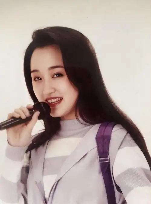 身高不够身材来凑杨钰莹丰满的身材就是她最犀利的武器