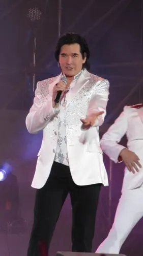 张宇,李宇春,迪克牛仔,费翔,张惠妹,李茂山等齐聚绵阳现场