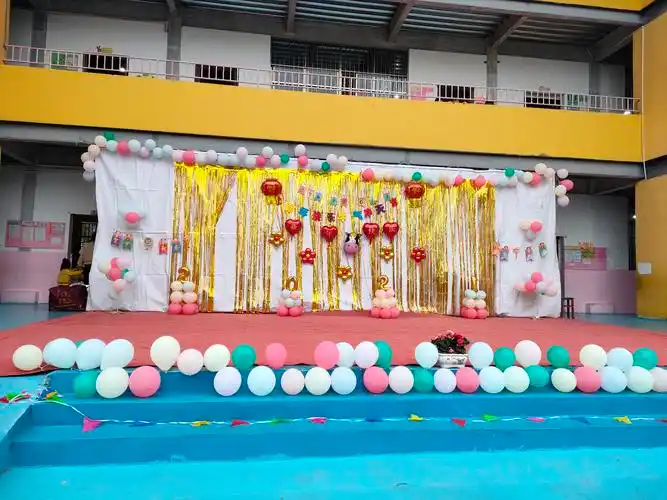 建水县南庄镇娇娇幼儿园中三班"庆元旦 迎新春"的元旦文艺汇演