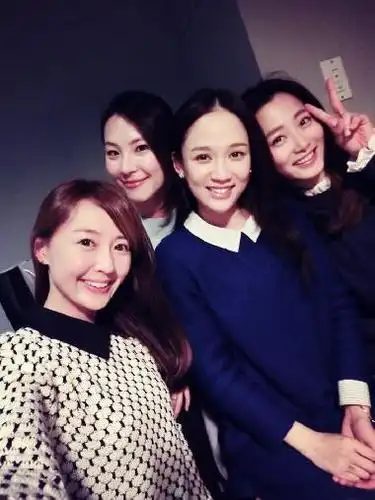 「七朵花」也要合体? 赖薇如忆曾一同躲厕所痛哭