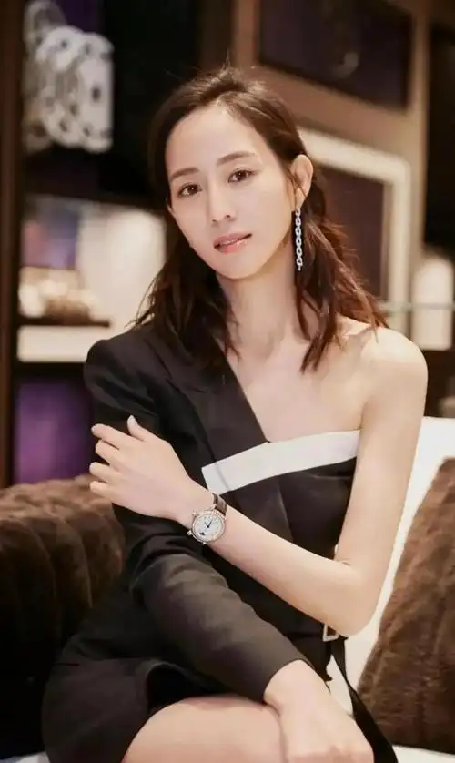 张钧甯,1982年9月4日出生于德国巴伐利亚州慕尼黑,中国影视界的女演员