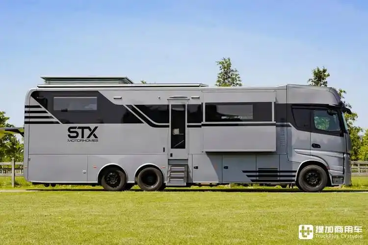 双拓展舱升顶车尾带车库欧洲房车龙头stx打造的奔驰actrosl重卡房车