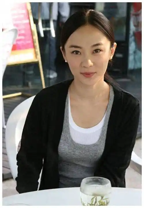 黑料女王霍思燕为艺术一脱到底,交恶杨幂手撕黄奕,靠儿子洗白