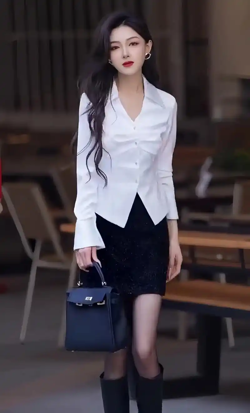 御姐范时尚套装.气质时尚炸街v领显瘦洋气上衣 亮片小众短裙, - 抖音