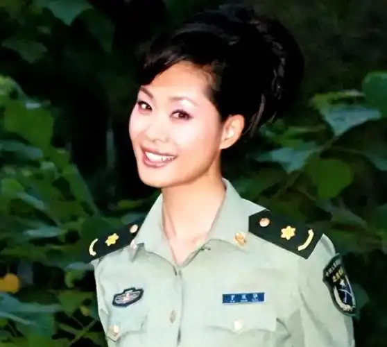 于文华我这辈子最正确的抉择就是在35岁时嫁给了李年