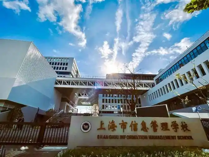 慧雅教育引领 技能人文共进——职业学校学生职业素养培育的办学探索