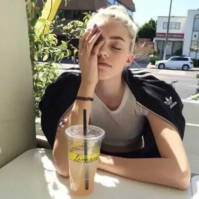 稀有欧美女头像高冷忧郁氛围感十足 超酷干净ins女头性感欧美风_欧美