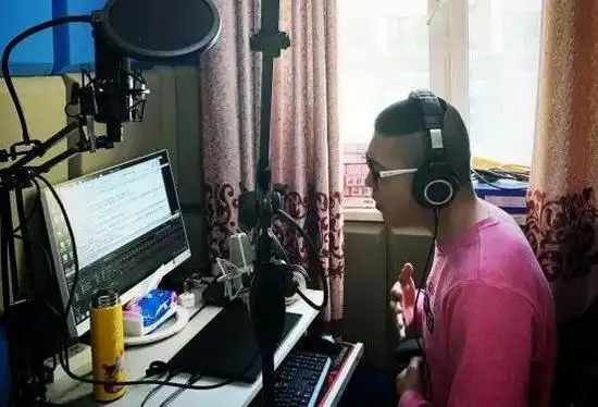 全勇是喜马拉雅独家签约的白金主播,喜马拉雅大学有声小说讲师,作品以