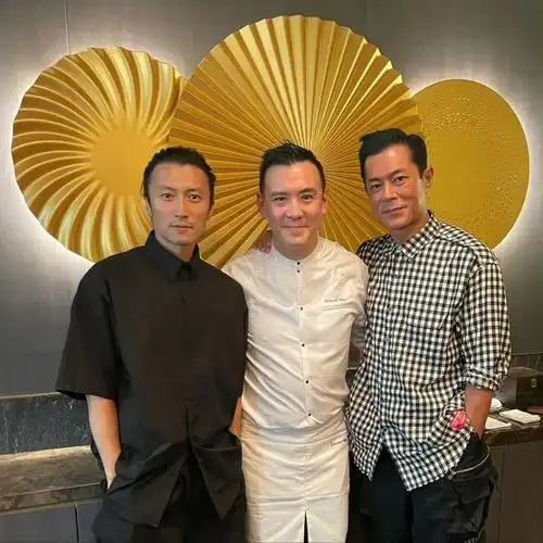 谢霆锋和古天乐的最新同框照两大男神站一起岁月还是有偏爱的