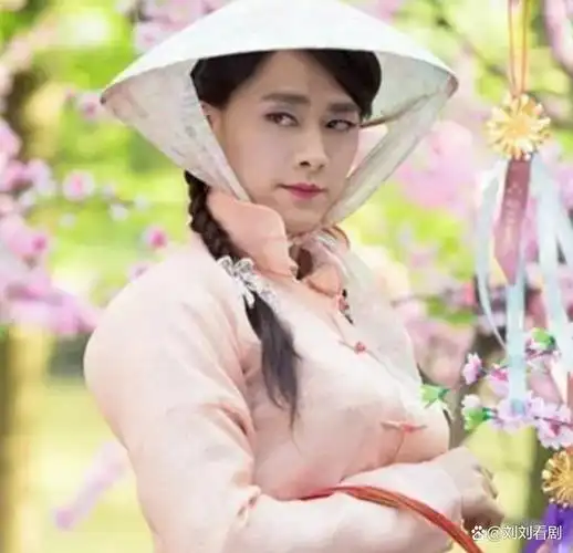 3个男演员穿女装,任嘉伦"滑稽",李易峰"辣眼",窦骁最惊艳