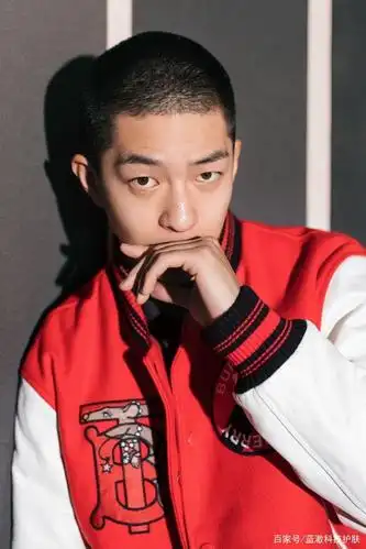 寸头c位出道,男神们在线验证能驾驭寸头的都是帅哥!