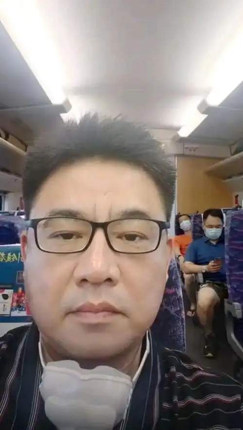 原创郭威北海舅舅做十几个小时到火车被人怀疑进了失信名单没有的事