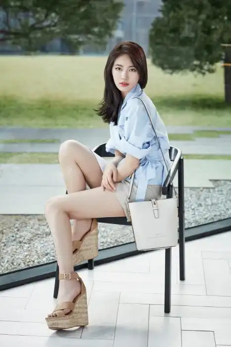 李敏镐女友秀智清新写真公开自然清爽展现无瑕美貌组图4