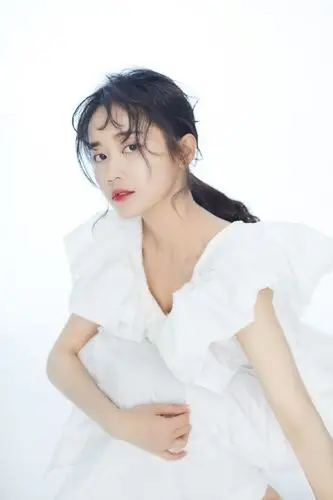 郑湫泓元气夏日写真上线 新剧《玉楼春》热播姚滴珠三观获赞