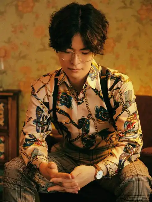 复古港风yyds男生写真