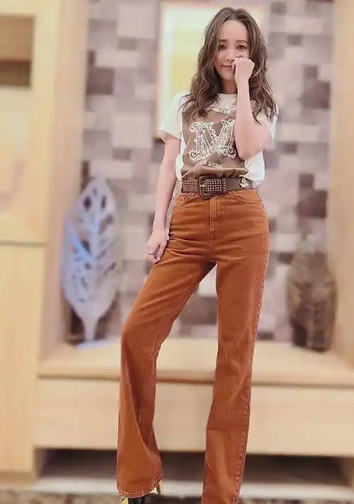 侯佩岑43岁状态太绝!逆龄美肌娇媚无比,身材更是比20少女还出众_造型_