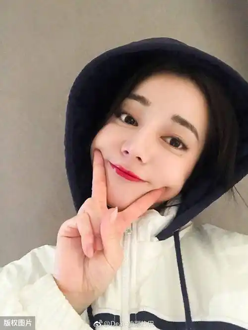 迪丽热巴"微信"遭曝光,网友:还好我手速快