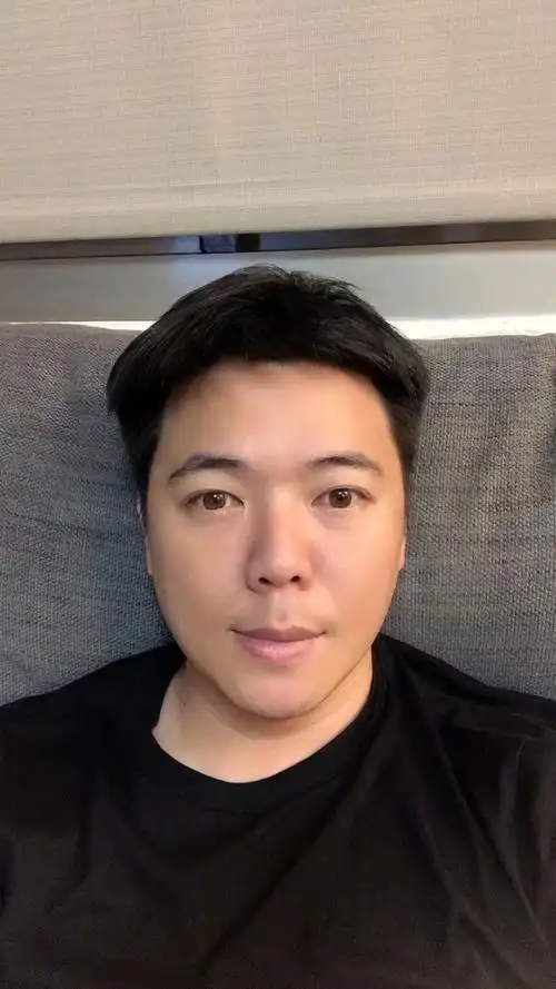 臉太胖減肥中,第一次自拍