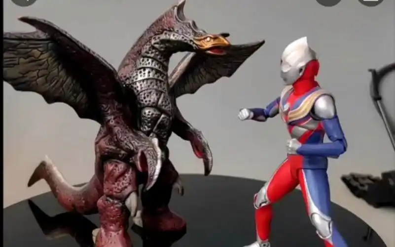 pdd有美尔巴软胶重涂150元可搭配真骨雕迪迦的怪兽