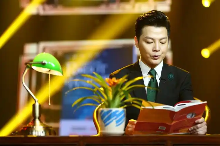 我和春晚|任鲁豫:春晚舞台是神圣的