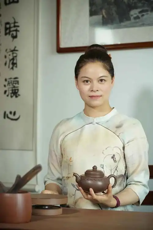 顾婷│紫砂她时代下的古婷玉立